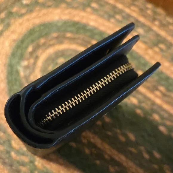 VEUC !Kate Spade Black Wallet - Picture 8 of 10